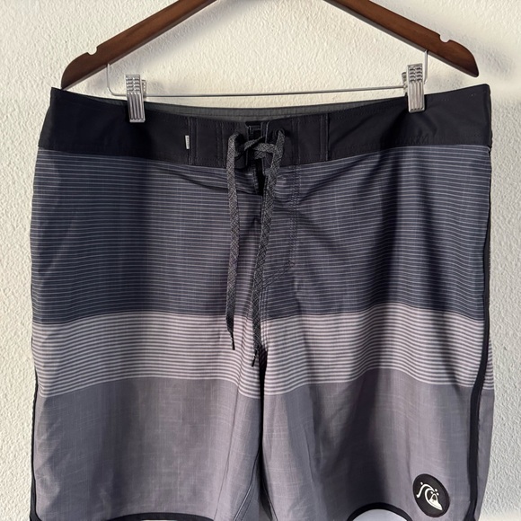 Quiksilver Highline Tijuana Board Shorts 36 NEW Mens Surfer Beachwear Coastal - Picture 2 of 12